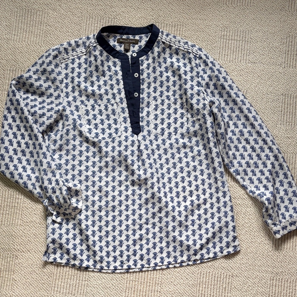 Tommy Bahama Button Henley silk Blouse
